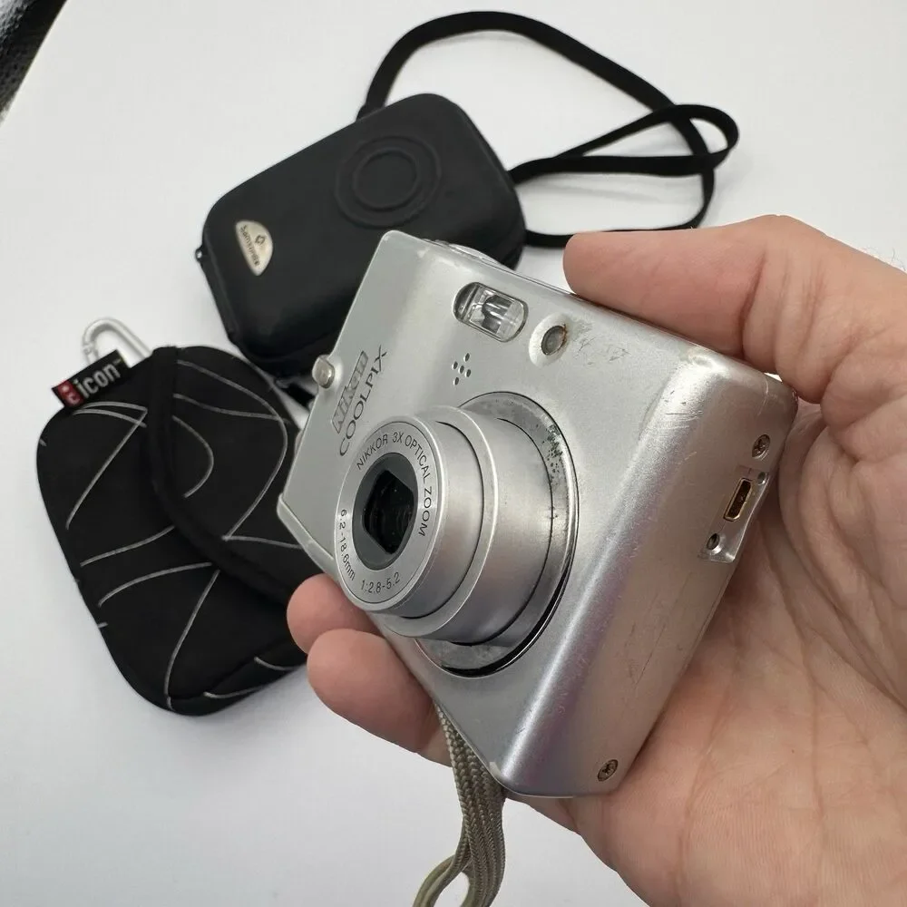 Nikon COOLPIX L10 5MP Silver Digital Camera Tested AA Battery Works